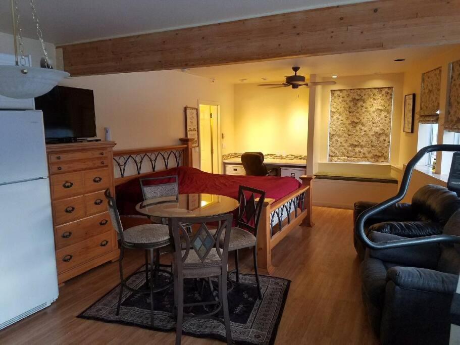 Kelli Creek Cottage Juneau Rum bild